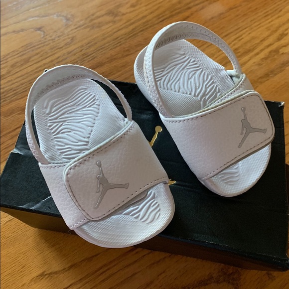 jordan brand slippers